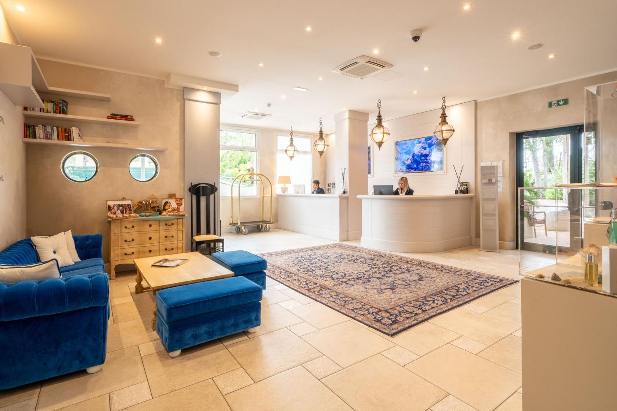 Aqa Palace Hotel 4*