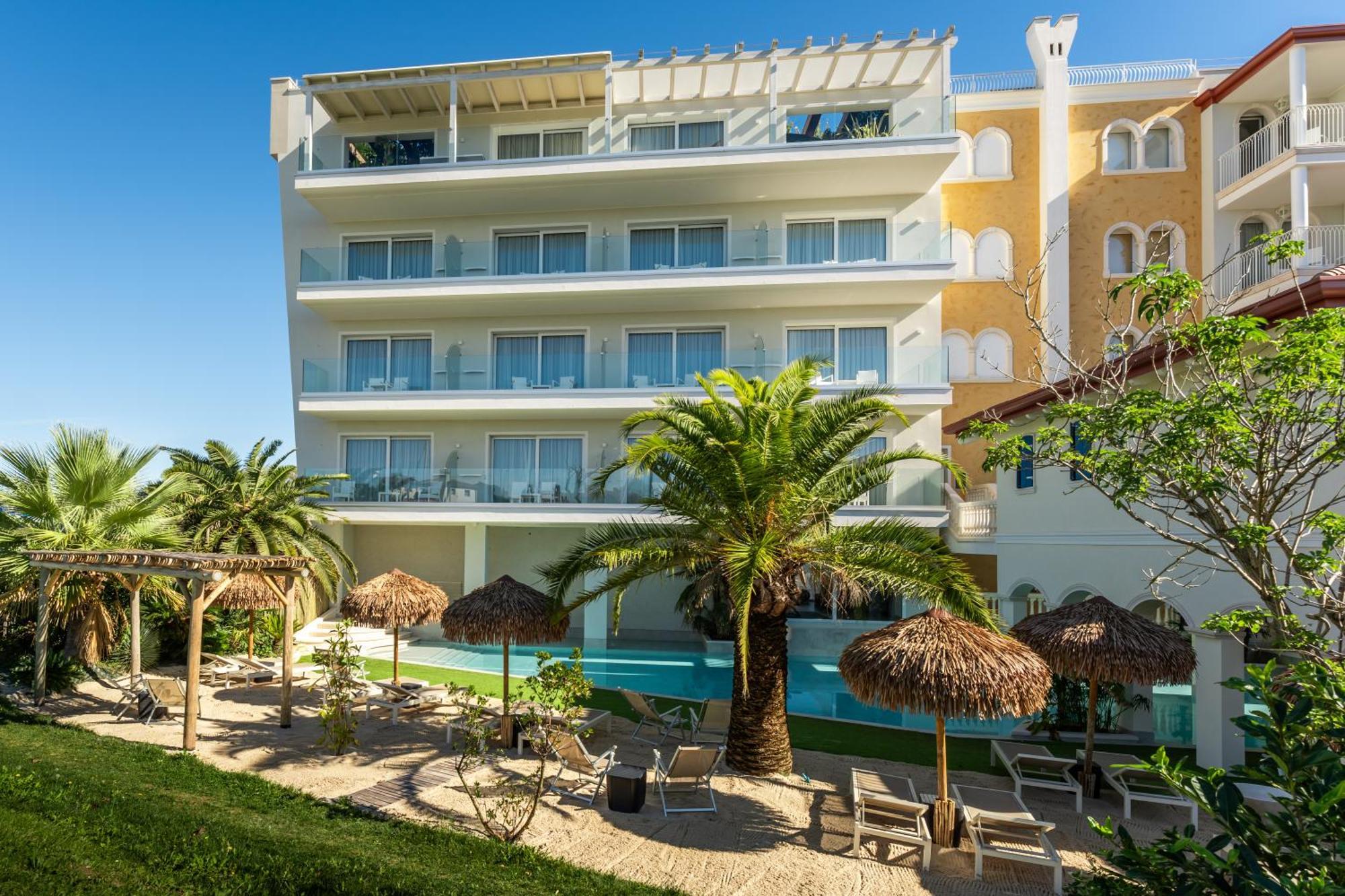 Hotel Aqa Palace