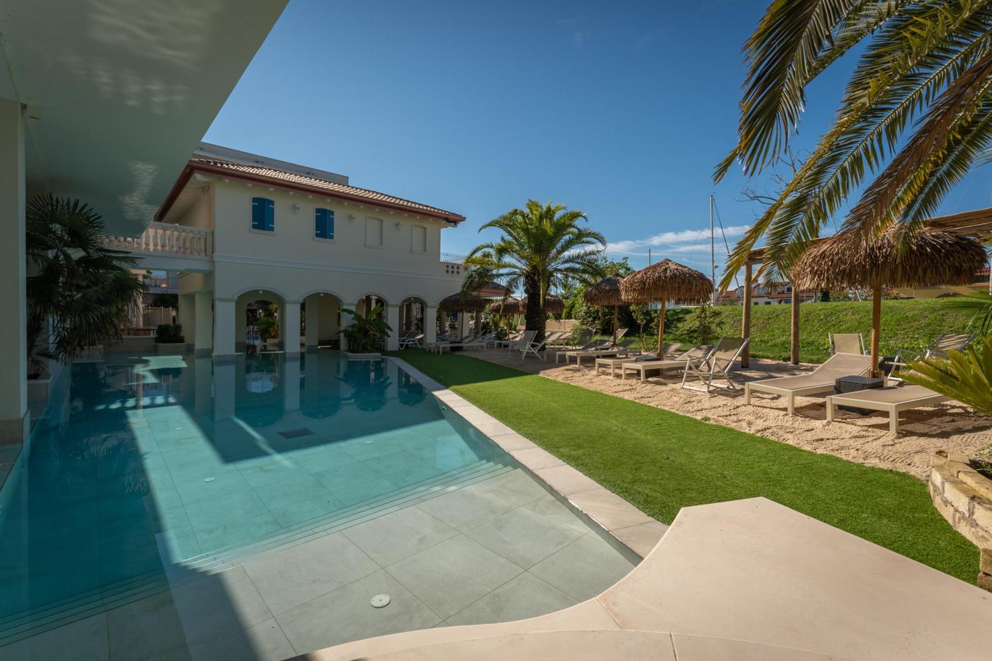 Hotel Aqa Palace 4*
