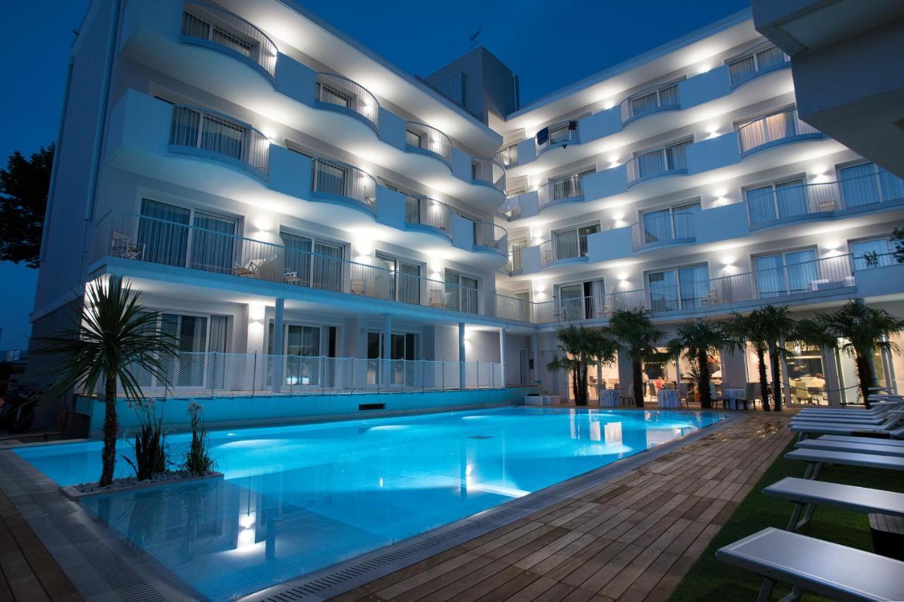 Aqa Palace 4*